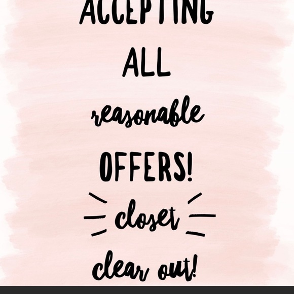 🚨CLOSET CLEAR OUT!!! 🚨 - Picture 3 of 5